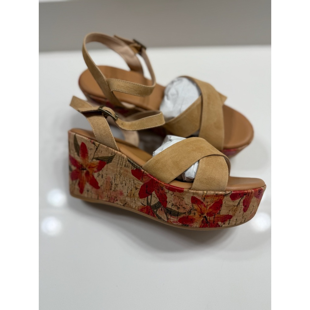 Havana Wedge Sandals with Floral Platform